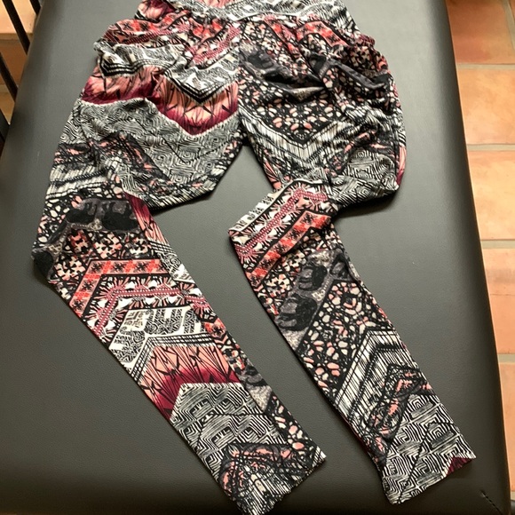 Hot Kiss Leggings Size Medium - Picture 1 of 7